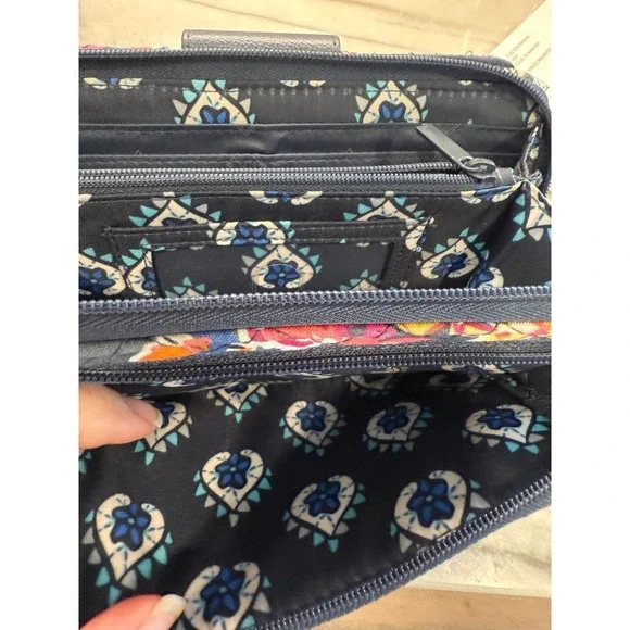 Vera Bradley RFID Audrey wallet‎ - Picture 7 of 9
